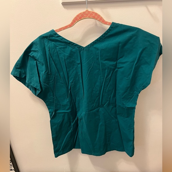 💥2/12$💥. Jaanuu Scrub top - Picture 3 of 3